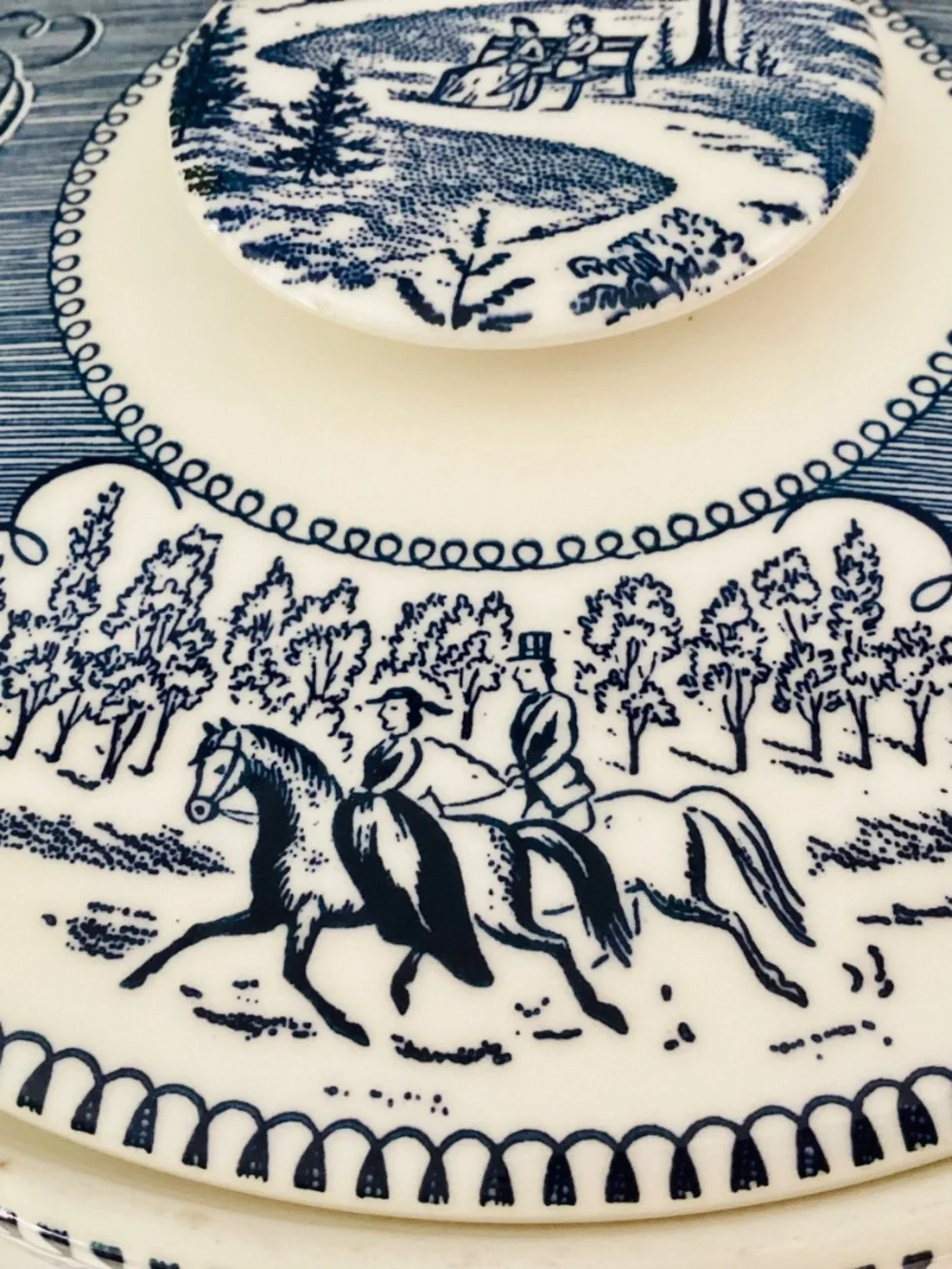 Vintage Royal Currier & Ives Blue Ironstone Scene Ctr 1.25 QT Covered Casserole